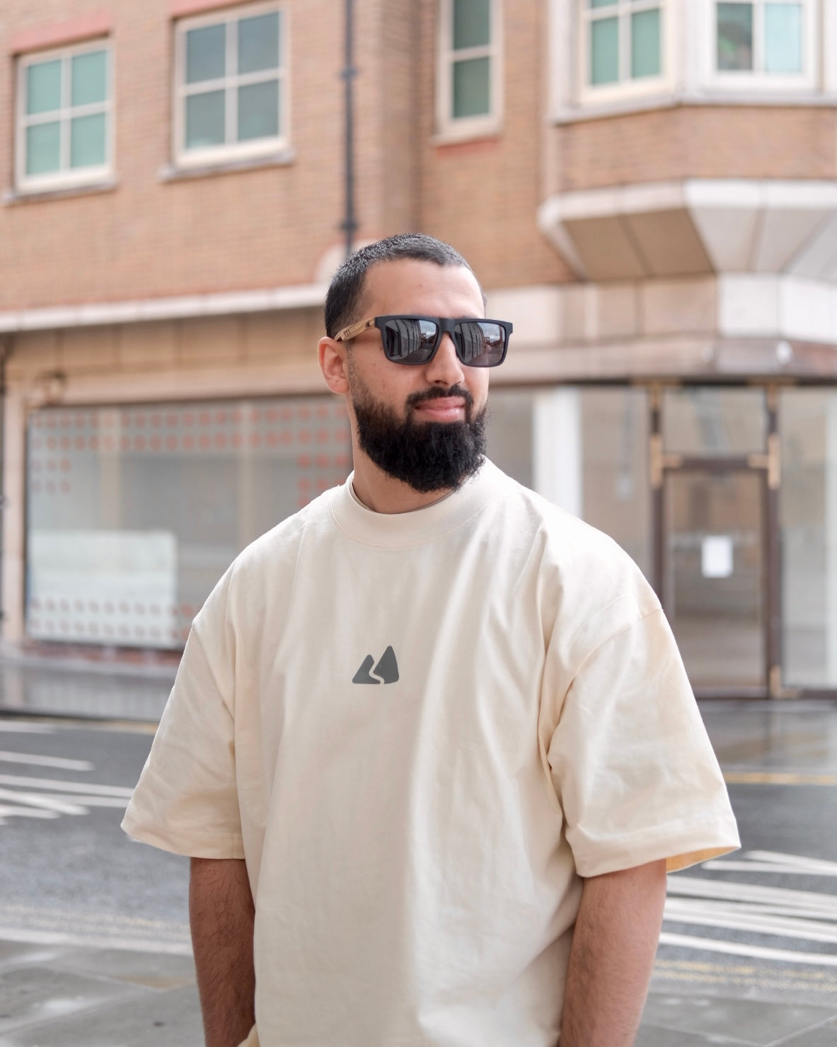 تي شيرت ذو أكتاف منسدلة